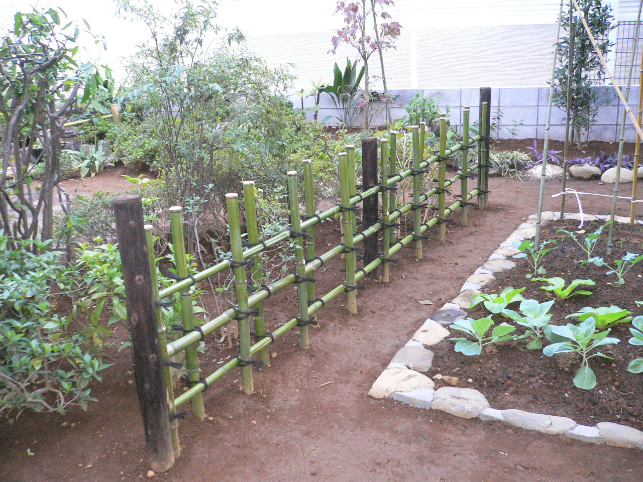垣根屋本舗 垣根の種類 多種多様な垣根をオーダーで製作 四ツ目垣